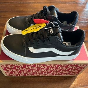 Brand new with tags VANS WARD DELUXE LEATHER shoes for women 6.5
